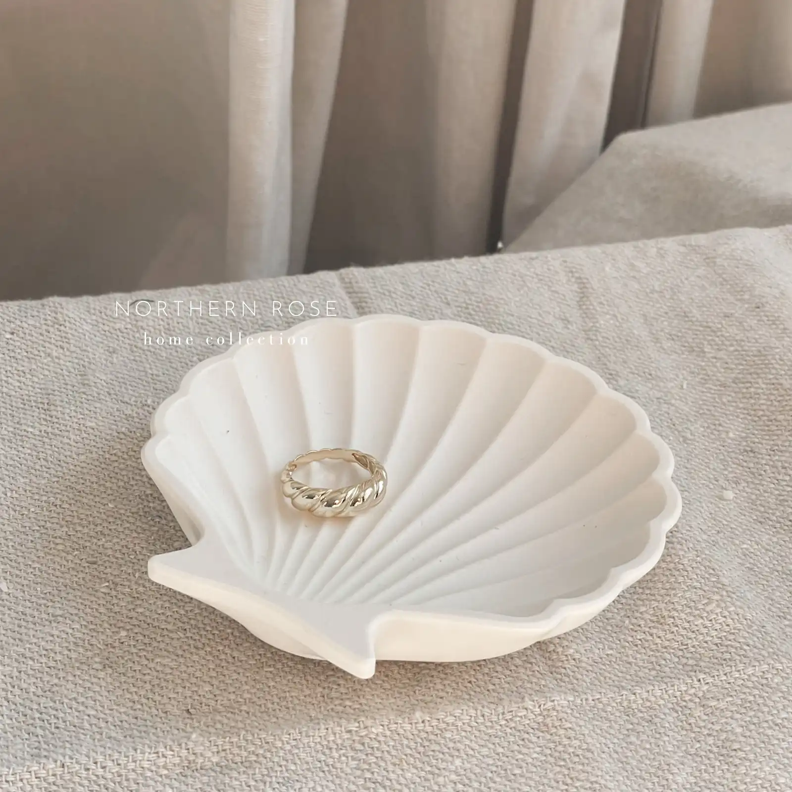 Thumbnail: Shell Trinket Dish