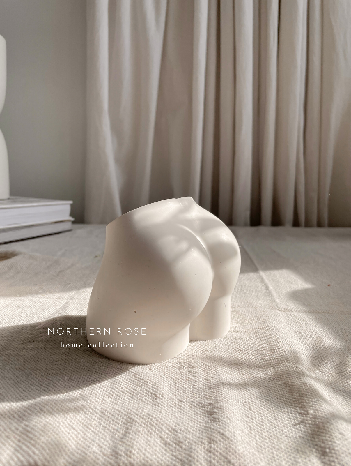 Bum Vase