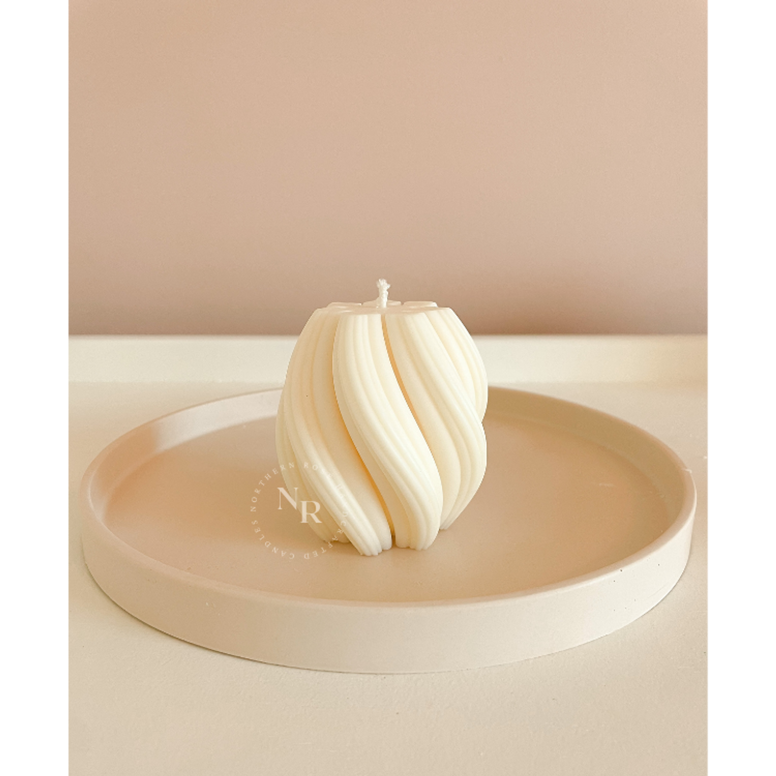 Dahlia Swirl Candle 