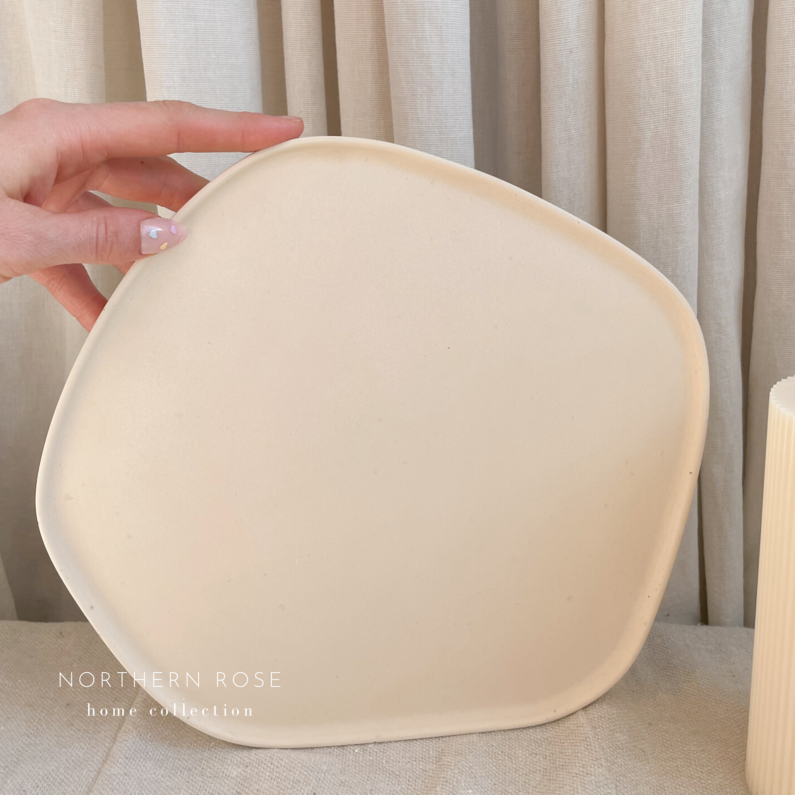 Thumbnail: Round Irregular Tray
